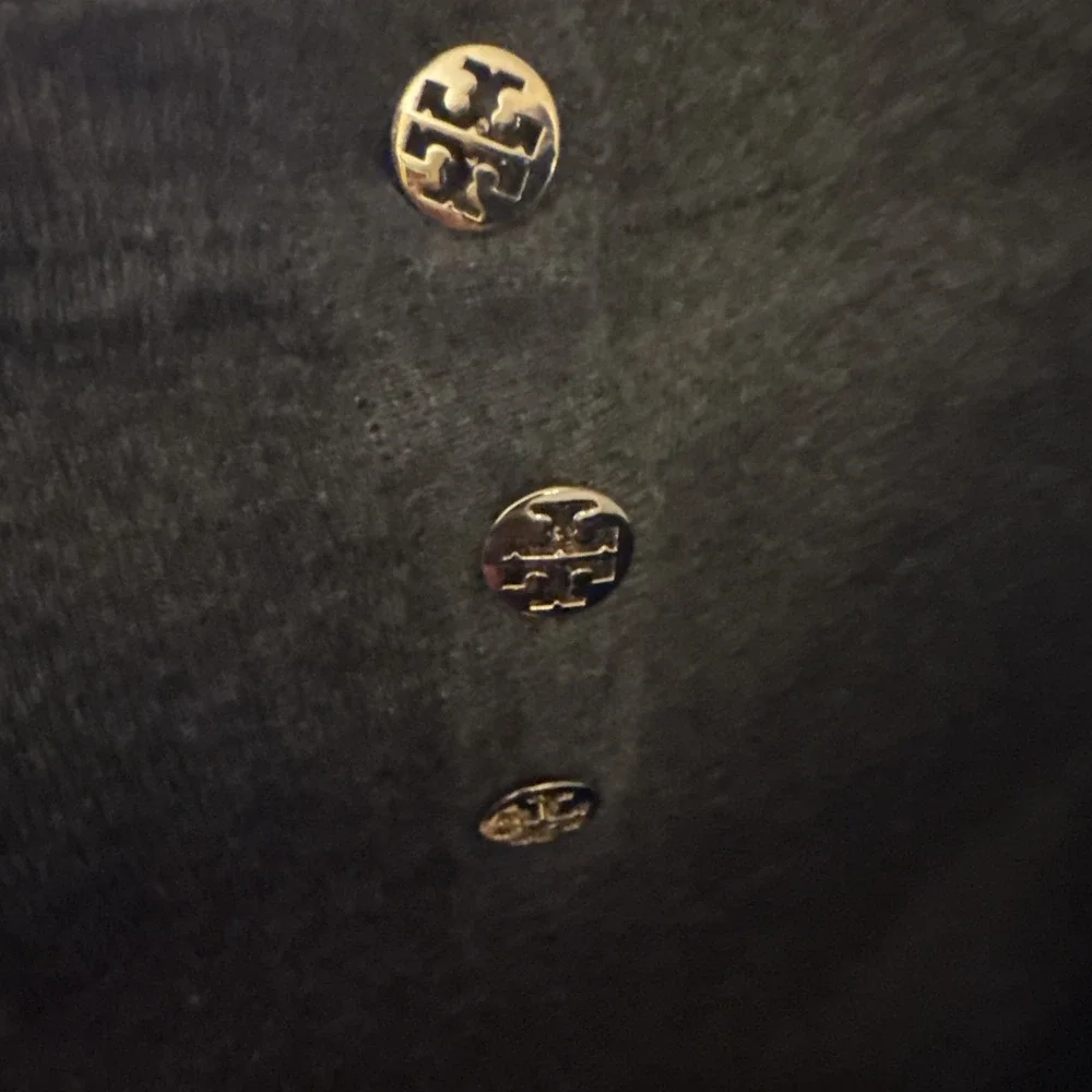 Tory Burch 100% Cashmere Gray Sweater Logo Button Back Crew Neck Luxury Knit